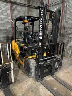 Diesel Forklifts 2018  Hyundai 33D-9 (2)