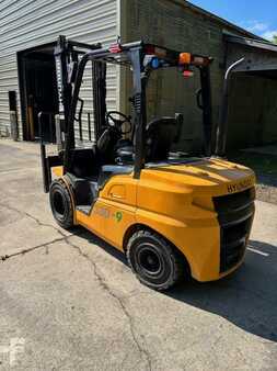 Diesel Forklifts 2018  Hyundai 33D-9 (6)
