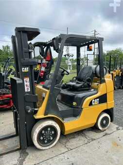 Propane Forklifts 2018  CAT Lift Trucks 2C5000 (1)