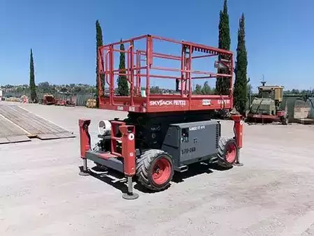 Montacargas Todo Terreno 2018  Skyjack SJ6832RT (1)