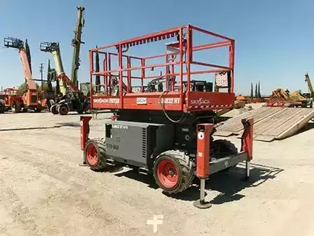 Montacargas Todo Terreno 2018  Skyjack SJ6832RT (2)
