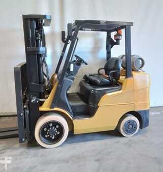 Montacargas GLP 2016  CAT Lift Trucks 2C6000 (1)