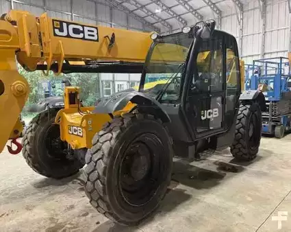 Manipulador Telescópico fijo 2021  JCB 507-42 (1)