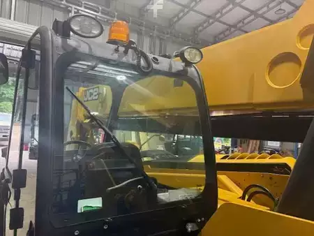 Manipulador Telescópico fijo 2021  JCB 507-42 (4)
