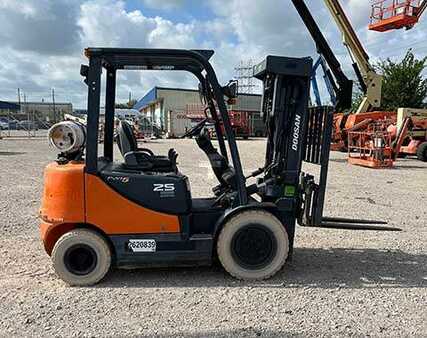 Carretilla elevadora diésel 2018  Doosan G25P-5 (3)