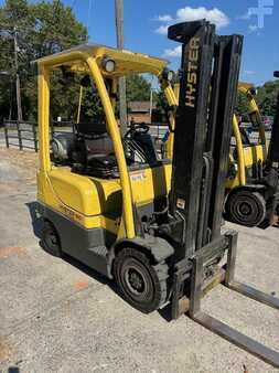 Propane Forklifts 2011  Hyster H40FTS (1)