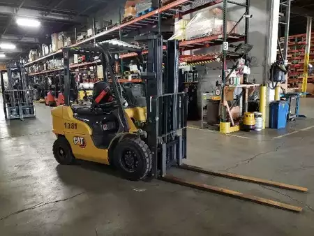 Montacargas GLP 2021  CAT Lift Trucks GP25N5 (1)