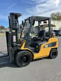 Propane Forklifts 2019  CAT Lift Trucks GP30N (1)