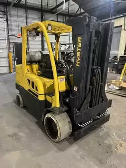 Propane Forklifts 2021  Hyster S100FT (1)