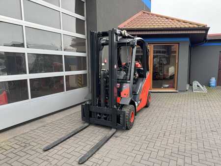 Propane Forklifts 2013  Linde H25T-02 (098) (1)