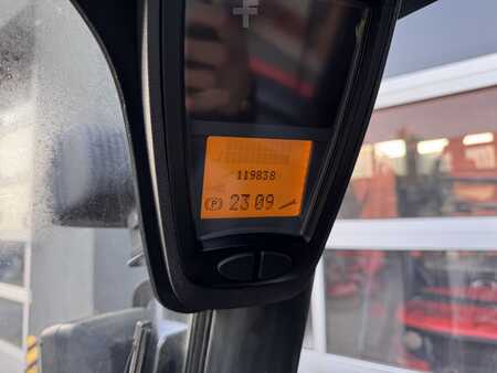 Dízel targoncák 2008  Linde H25D (657) (8)