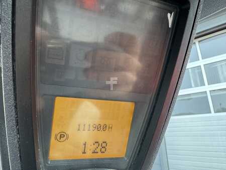 LPG heftrucks 2013  Linde H25T-02 (263) (8)