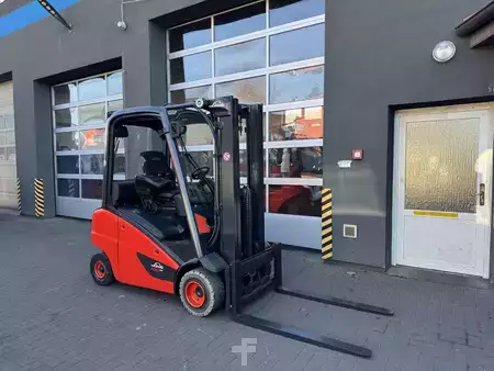 Wózki gazowe 2020  Linde H20T-01 (070) (2)