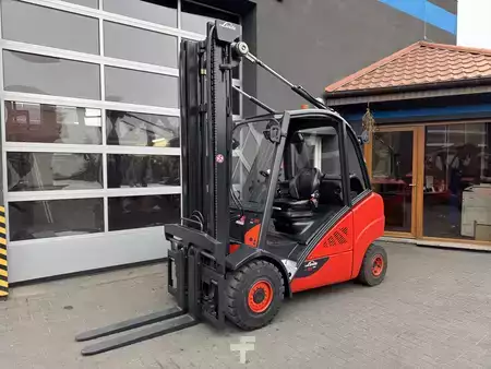 Wózki gazowe 2017  Linde H35T-02 (727) (1)