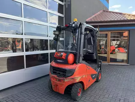Wózki gazowe 2018  Linde H16T-01 (800) (6)