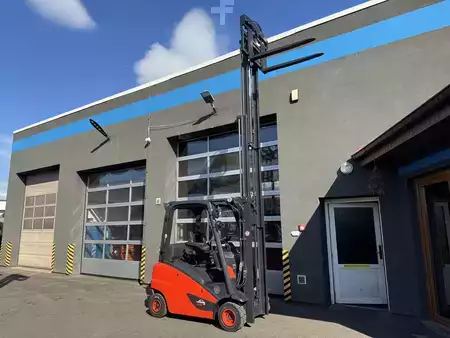 Wózki gazowe 2016  Linde H20T-01 (038) (3)