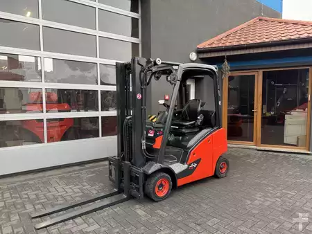 Wózki gazowe 2018  Linde H18T-01 (375) (1)