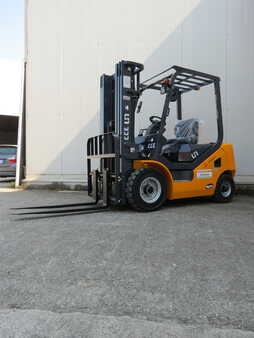 Diesel heftrucks 2023  UN Forklift FD35T (1)