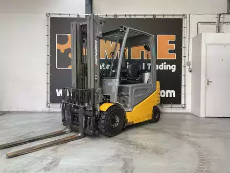 Eléctrica de 4 ruedas 2016  Jungheinrich EFG 425K (3)