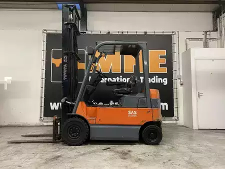 El truck - 4 hjulet 2003  Toyota 7FBMF25 (2)