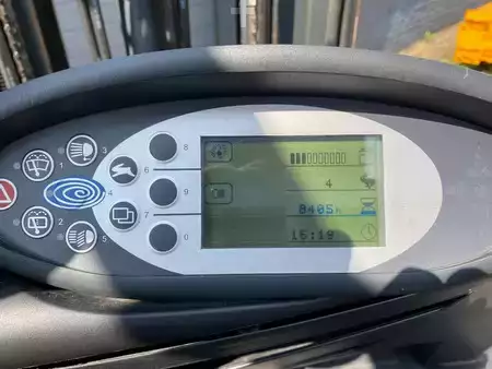 Elektryczne 4-kołowe 2016  Still RX20-20P (6)