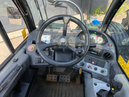 Telescopic forklift rigid 2011  New Holland LM5030 (5)