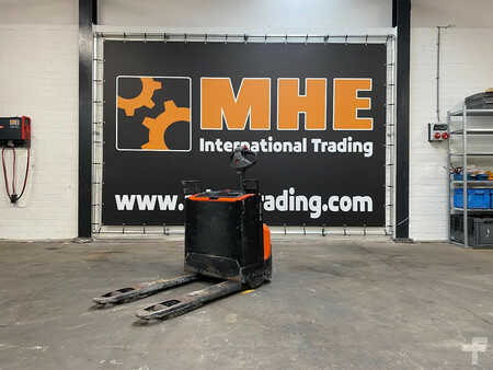 Porta-paletes elétrico 2010  BT LWE160 (3)