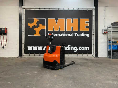 Porta-paletes elétrico 2010  BT LWE160 (4)