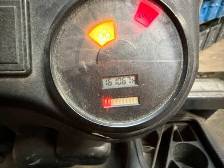 Elektro čtyřkolový VZV 2001  Linde E20P-02 (6)