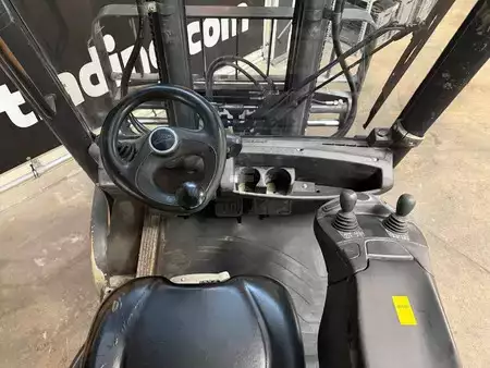 Wózki widłowe diesel 2015  Linde H30D-02 (5)