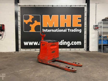 Nízkozdvižný vozík 2012  Linde T20 (1)