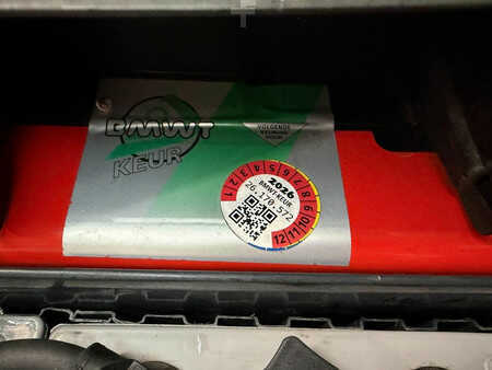 Nízkozdvižný vozík 2012  Linde T20 (9)