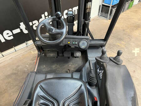 Sähkö - 4 pyör 2006  Linde E30-03 (5)