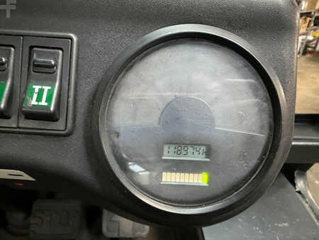 Sähkö - 4 pyör 2006  Linde E30-03 (6)