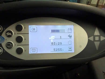 Elektromos 4 kerekű 2019  Still RX60-30 (6)