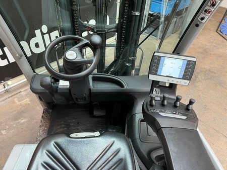 Elektromos 4 kerekű 2018  Still RX20-20P (5)