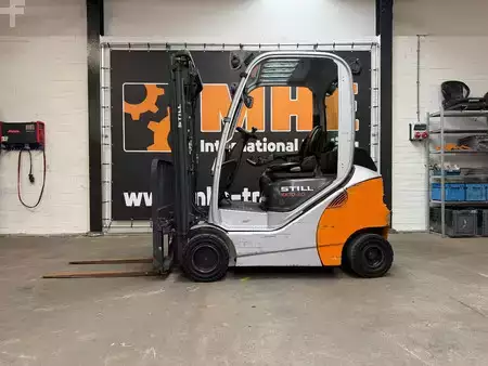 Diesel heftrucks 2016  Still RX70-20 (2)