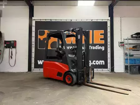 Carrelli elettrici 3 ruote 2008  Linde E16-01 (1)