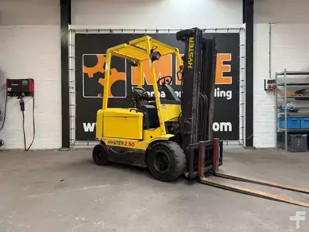 Carrelli elevatori diesel 2001  Hyster J2.50XM (1)