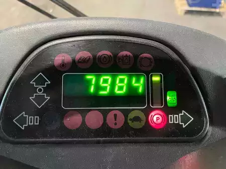 Tahač 2016  Linde P 250 127 (3)