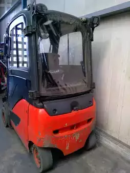 Elektryczne 4-kołowe 2015  Linde E 18 PH 386 (2)