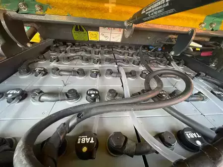 Carrelli elettrici 4 ruote 2015  Aisle Master 20 SE (5)