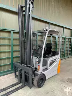 Carrelli elettrici 3 ruote 2017  Still RX 20-15 (1)