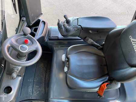 4-wiel elektrische heftrucks  Linde E25L 387 (4)