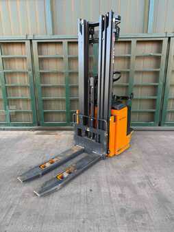 Stacker pedestre 2014  Still EGV S14 (1)