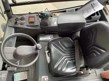 Chariots électriques à 4 roues 2016  CAT Lift Trucks EP 45 2 (4)