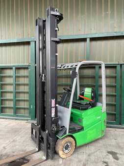 Elektryczne 3-kołowe 2017  Cesab B315 (1)