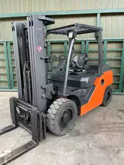 Dieseltruck 2016  Toyota 40-8FD35N (1)