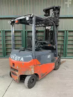 Eléctrico - 4 rodas 2014  Toyota 8FBMT30 (2)