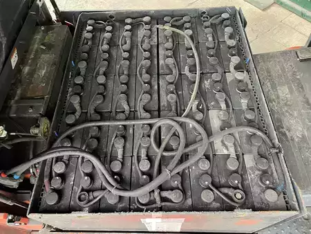 Eléctrico - 4 rodas 2014  Toyota 8FBMT30 (3)